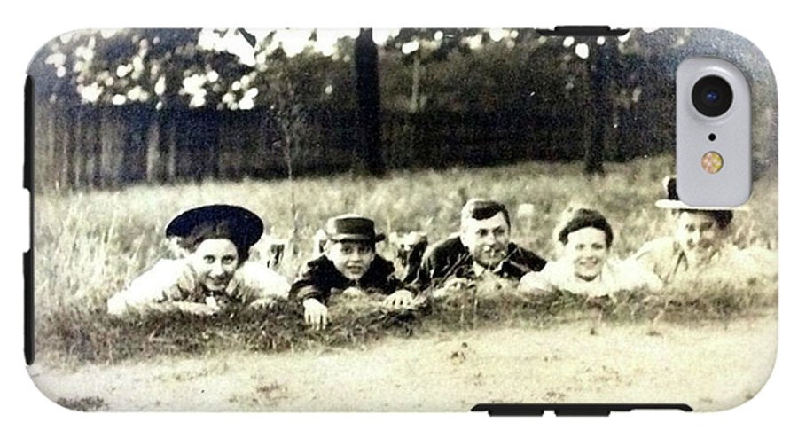 Early 1900s Women In Hats Lay On The Grass - Phone Case