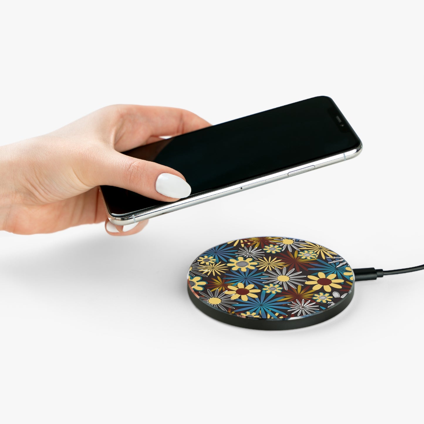 Dark Gray Daisies Wireless Charger