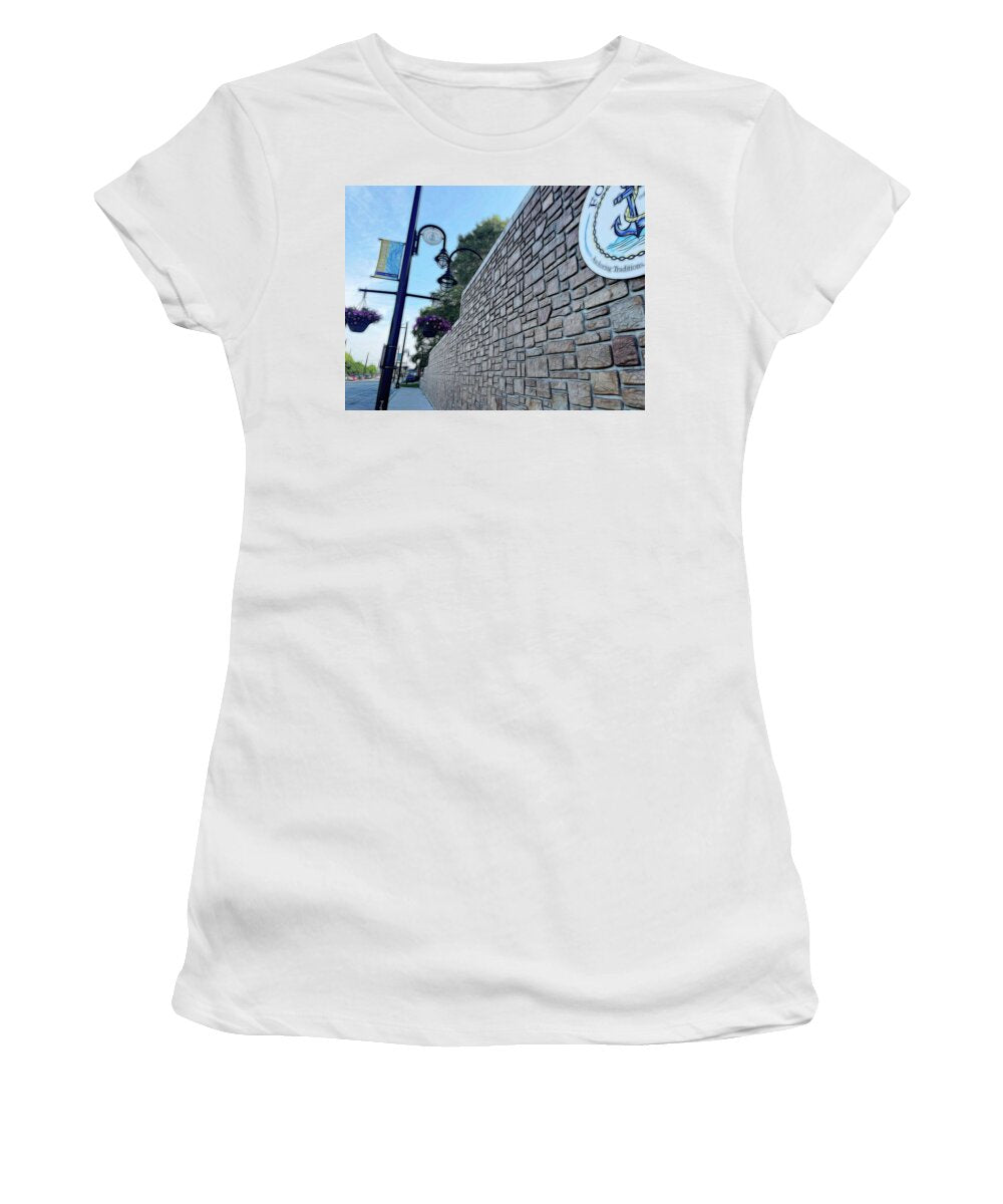 Local Lamp Fox Lake - Women's T-Shirt