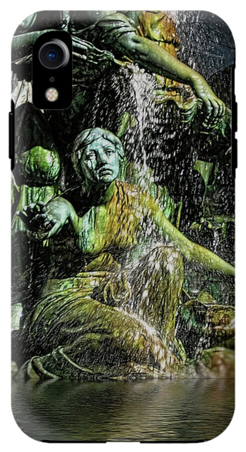 Woman in The Fountain Chicago - Phone Case