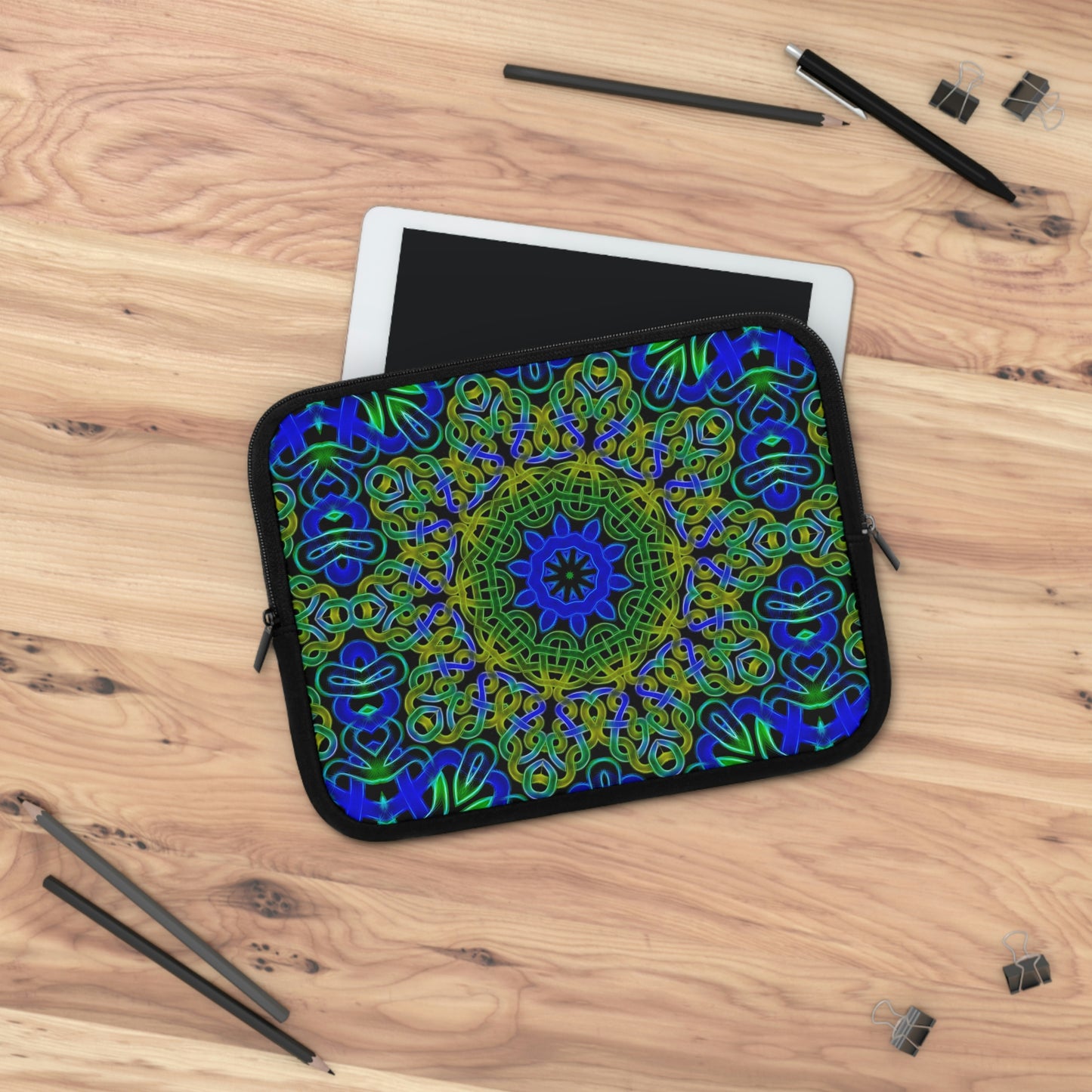 Blue Green Celtic Knot Pattern Laptop Sleeve