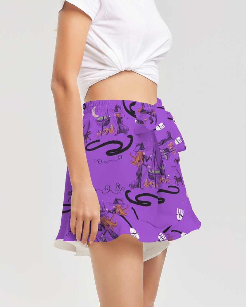 Witch Cat Cauldron Pattern Women's Ruffle Shorts