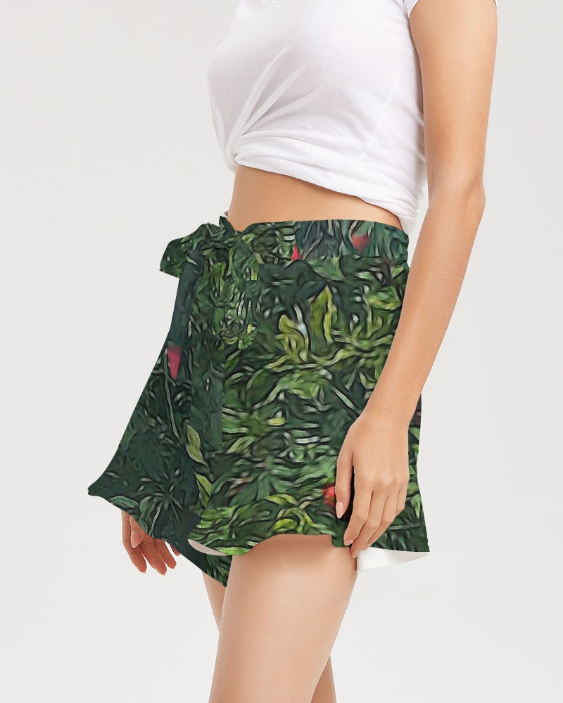 Apple Tree Close Up Women's Ruffle Shorts