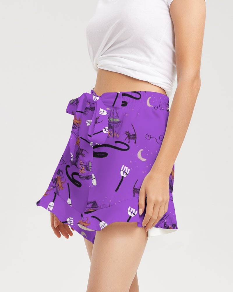 Witch Cat Cauldron Pattern Women's Ruffle Shorts