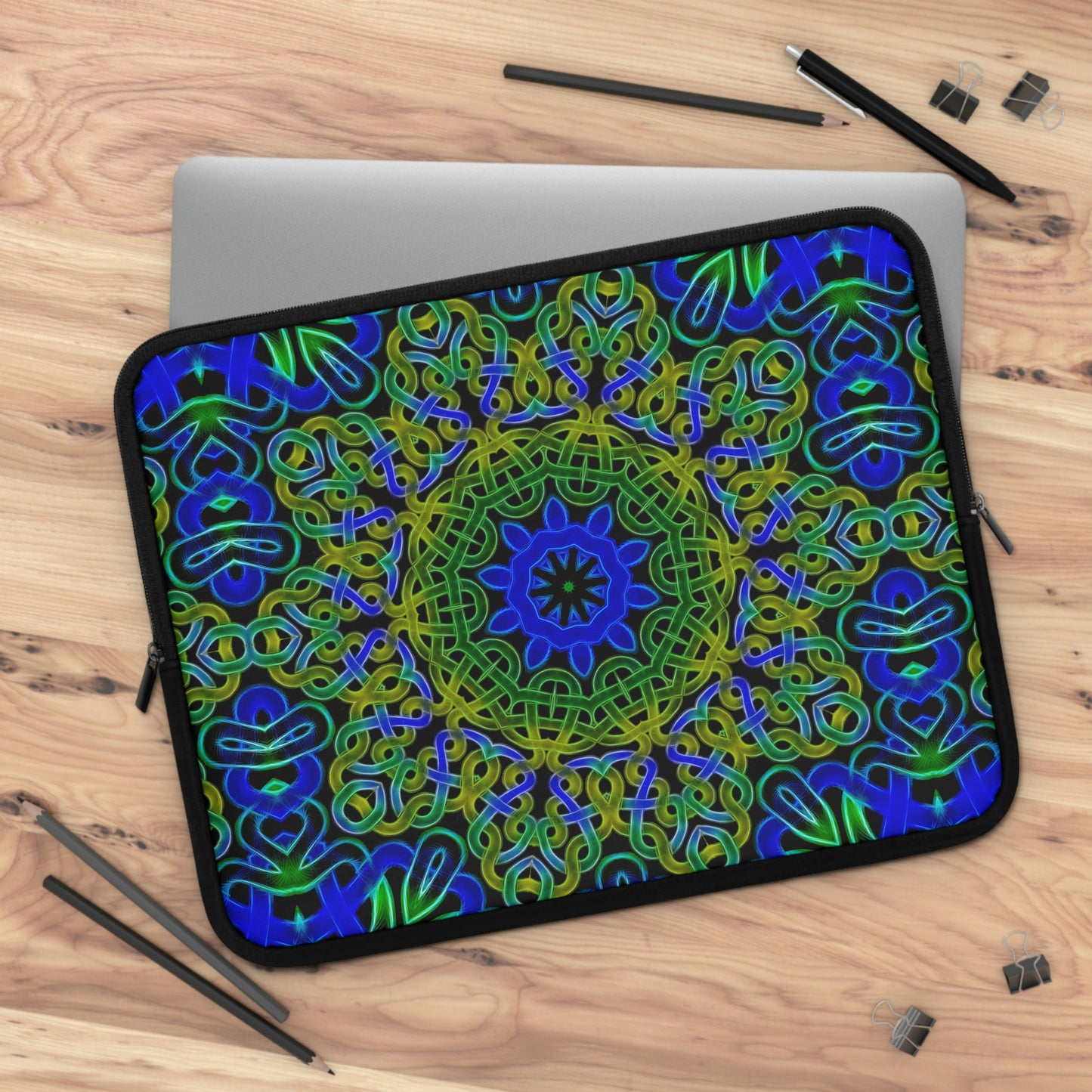 Blue Green Celtic Knot Pattern Laptop Sleeve