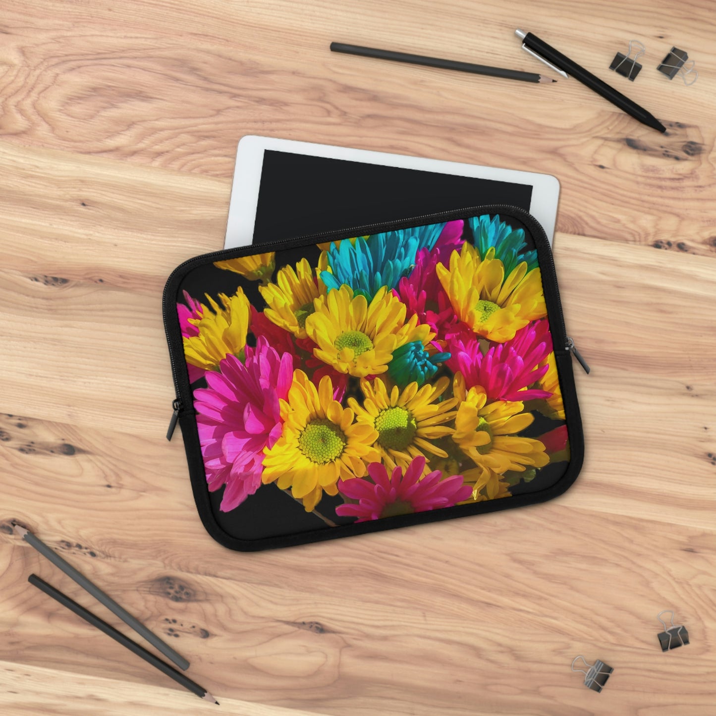 Bright Daisy Bouquet Laptop Sleeve