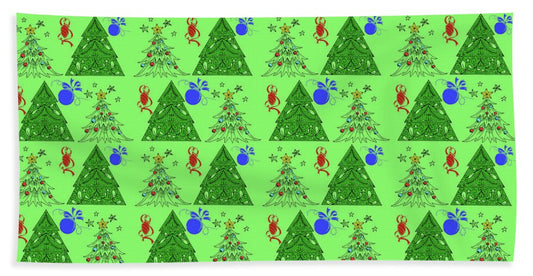Christmas Trees On Green Pattern - Beach Towel