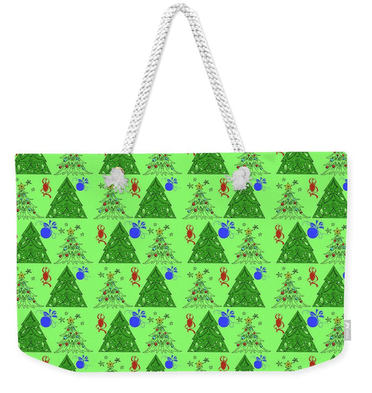 Christmas Trees On Green Pattern - Weekender Tote Bag