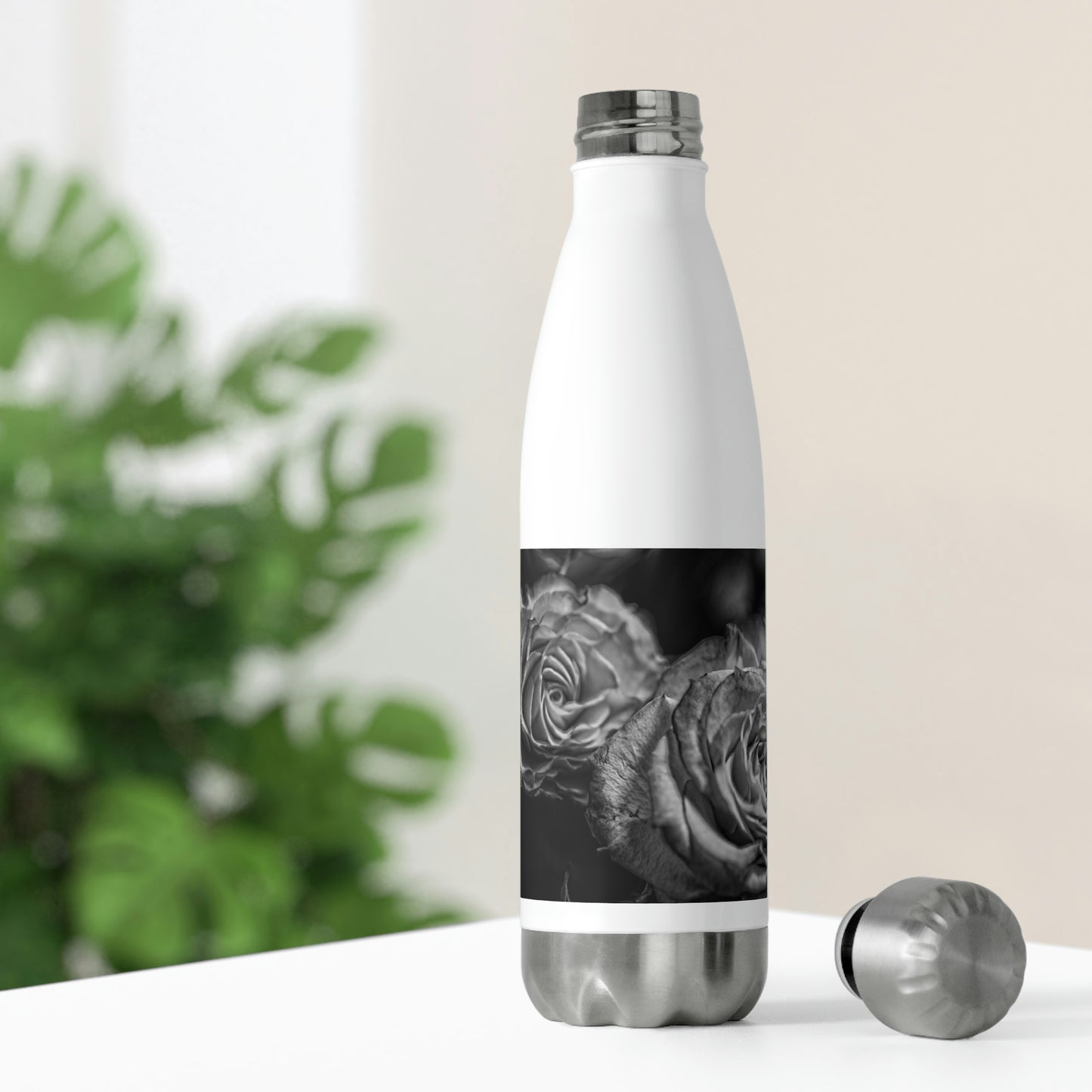 Black and White Tea Roses 20oz Insulated Bottle