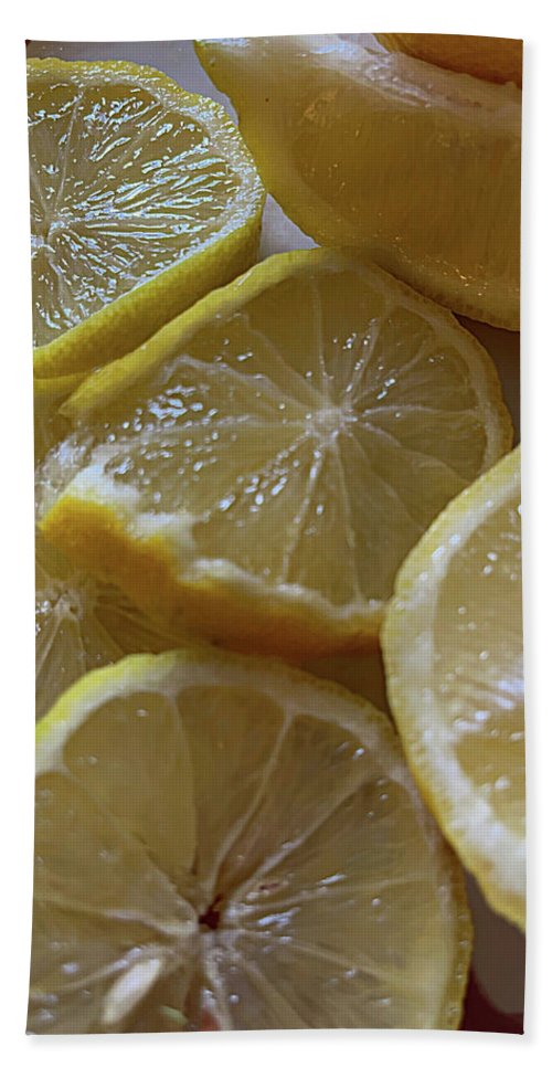 Lemons - Bath Towel