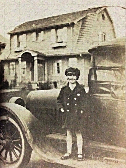 Little 1920s Girl With Car - Puzzle