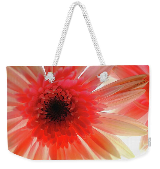 Pink Daisy On Light - Weekender Tote Bag